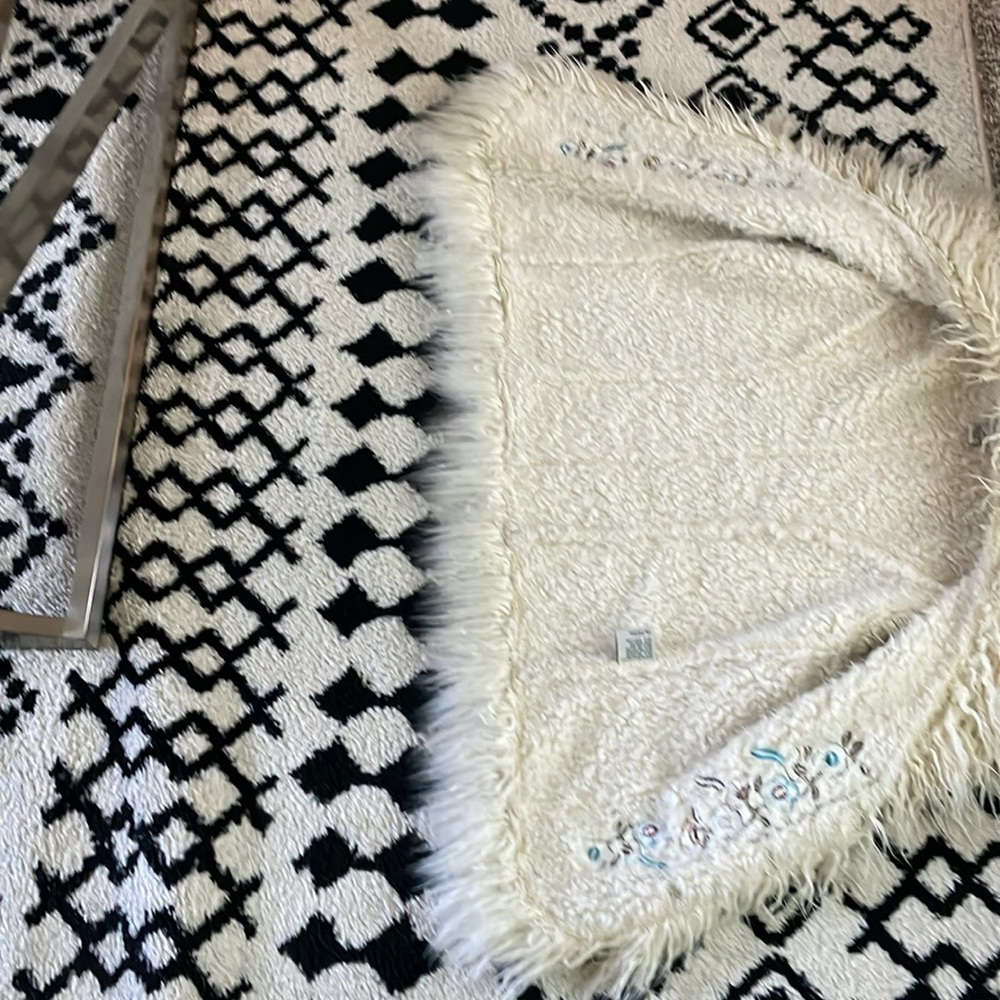 Vest - Picture 8 of 13